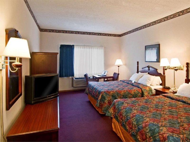 Americas Best Value Inn Waukegan Bagian luar foto